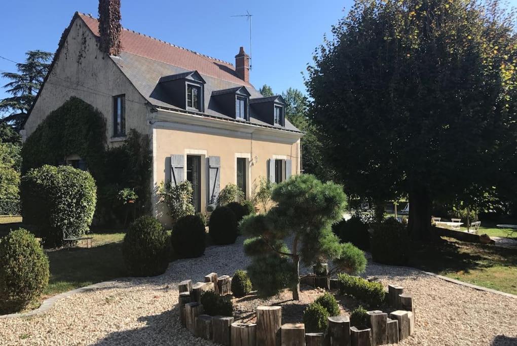Le Clos Du Tilleul Fabuleuse Propriete 15 A 30 Pers Piscine Au Coeur D'Un Charmant Village Thilouze Экстерьер фото